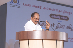 P1348637