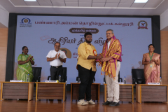 P1348734